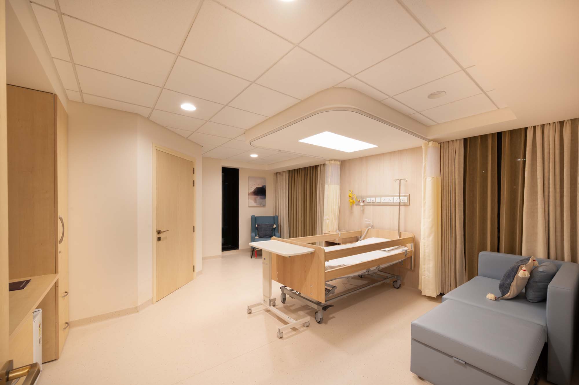 Private Patient Bed in the Presidential Suite at RIVEA Vascular Institute
